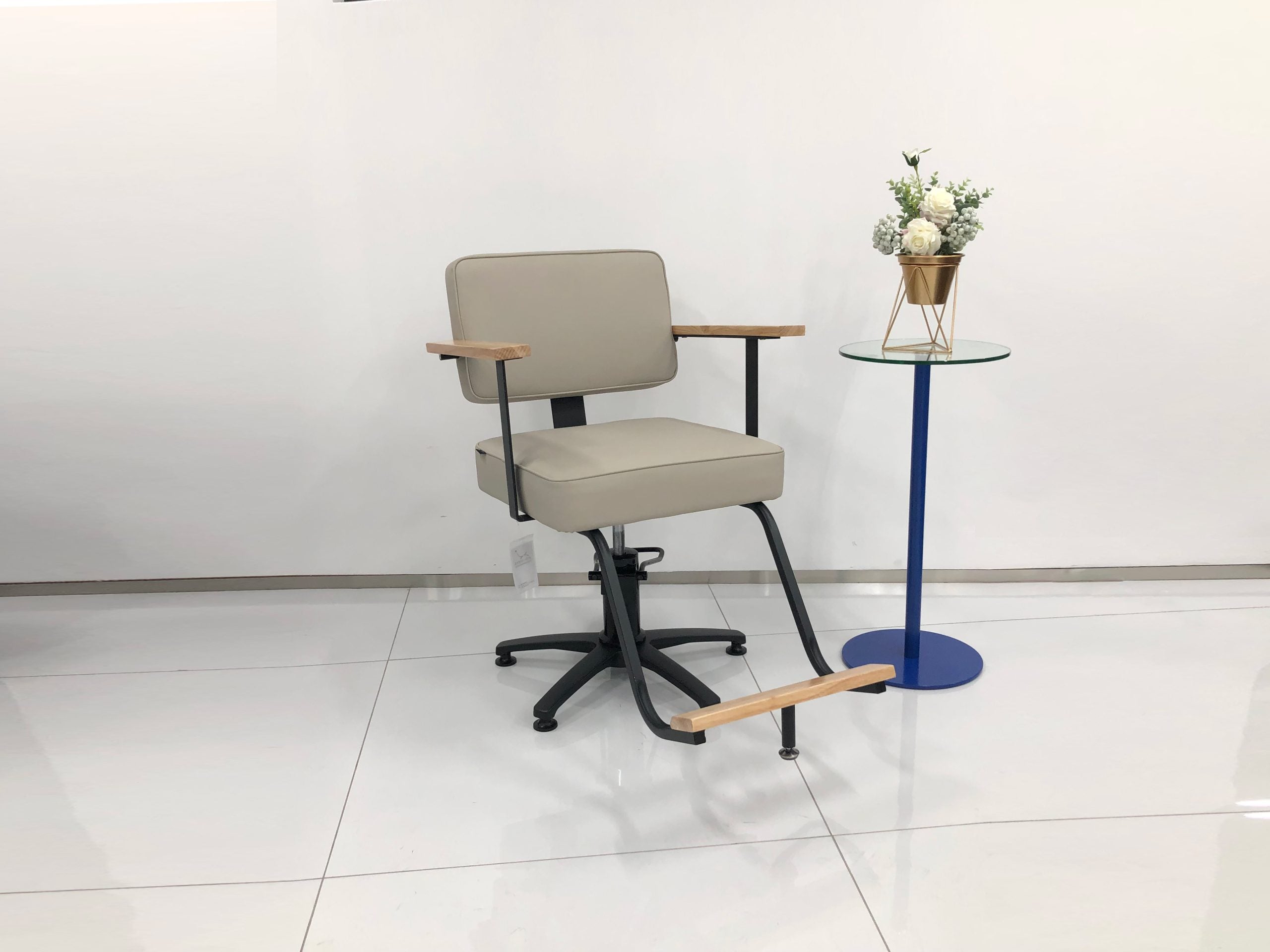 Beauty Plus Premium Kingscliffe Salon Chair