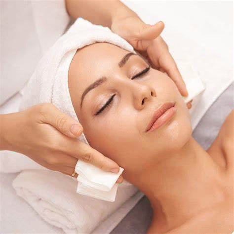 Deluxe Facial Course